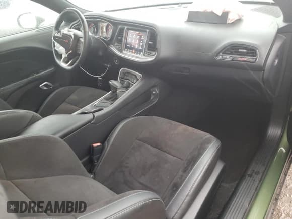 ✅ 2021 Dodge Challenger R/T Scat Pack • VIN: 2C3CDZFJ9MH564077 • Lot: 41137974. Wystawiony na Copart z przebiegiem 7 841 mil. Bezpłatny archiwum sprzedaży aukcyjnych z USA i szczegółowy raport historii pojazdu na DreamBid. Zdjęcie 8.