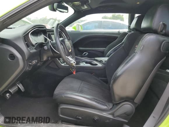 ✅ 2015 Dodge Challenger R/T Plus • VIN: 2C3CDZBT5FH782902 • Lot: 65471134. Wystawiony na Copart z przebiegiem 114 975 mil. Bezpłatny archiwum sprzedaży aukcyjnych z USA i szczegółowy raport historii pojazdu na DreamBid. Zdjęcie 7.