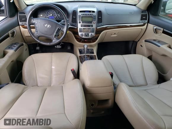 ✅ 2011 Hyundai Santa Fe Limited • VIN: 5XYZK4AG2BG002723 • Lot: 76418934. Listed on Copart with 123,592 mi. Free auction sales archive from the USA and detailed vehicle history report at DreamBid. Image 8.
