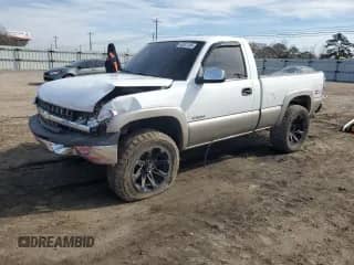2002 Chevrolet Silverado 1500 LS with VIN 1GCEK14T62Z209610, listed as a Copart auction lot 43331155 with 159,677 mi miles and Salvage title. Bid and sale history available at DreamBid. Image 1.