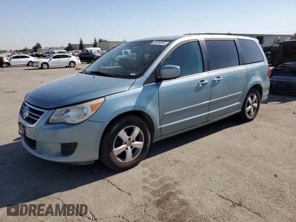 ✅ 2009 Volkswagen Routan SEL • VIN: 2V8HW54X59R601482 • Lot: 68299245. Listed on Copart with 179,564 mi. Free auction sales archive from the USA and detailed vehicle history report at DreamBid. Image 1.