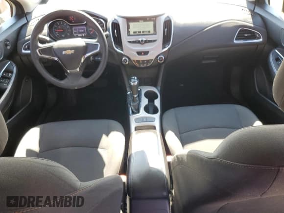 ✅ 2017 Chevrolet Cruze LS • VIN: 1G1BC5SM2H7262854 • Lot: 91597775. Wystawiony na Copart z przebiegiem 265 659 mil. Bezpłatny archiwum sprzedaży aukcyjnych z USA i szczegółowy raport historii pojazdu na DreamBid. Zdjęcie 8.