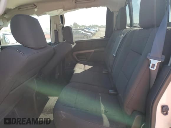 ✅ 2015 Nissan Titan SV • VIN: 1N6BA0EC8FN509772 • Lot: 71013425. Wystawiony na Copart z przebiegiem 42 914 mil. Bezpłatny archiwum sprzedaży aukcyjnych z USA i szczegółowy raport historii pojazdu na DreamBid. Zdjęcie 10.