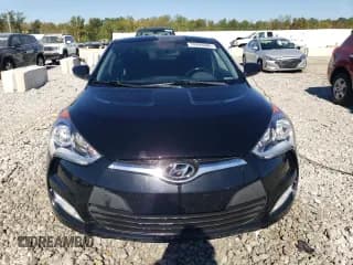 ✅ 2017 Hyundai Veloster • VIN: KMHTC6AD4HU318275 • Lot: 74269584. Wystawiony na Copart z przebiegiem 102 356 mil. Bezpłatny archiwum sprzedaży aukcyjnych z USA i szczegółowy raport historii pojazdu na DreamBid. Zdjęcie 5.
