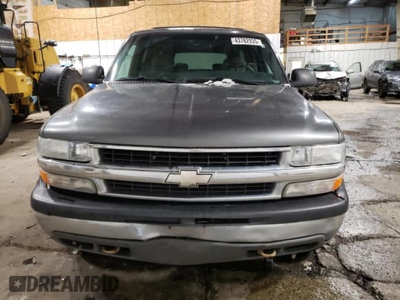 ✅ 2001 Chevrolet Suburban LS • VIN: 3GNFK16T81G111623 • Лот: 43782935. Опубликован ранее на Copart с пробегом 302 353 миль. Бесплатный доступ к архиву аукционных продаж из США и подробный отчёт об истории автомобиля на DreamBid. Изображение 5.