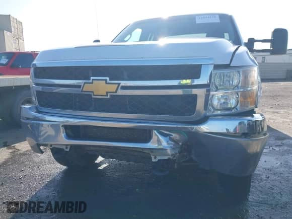 ✅ 2013 Chevrolet Silverado 2500HD Work Truck • VIN: 1GC2KVCGXDZ403672 • Lot: 41944179. Wystawiony na IAAI z przebiegiem 232 436 mil. Bezpłatny archiwum sprzedaży aukcyjnych z USA i szczegółowy raport historii pojazdu na DreamBid. Zdjęcie 6.