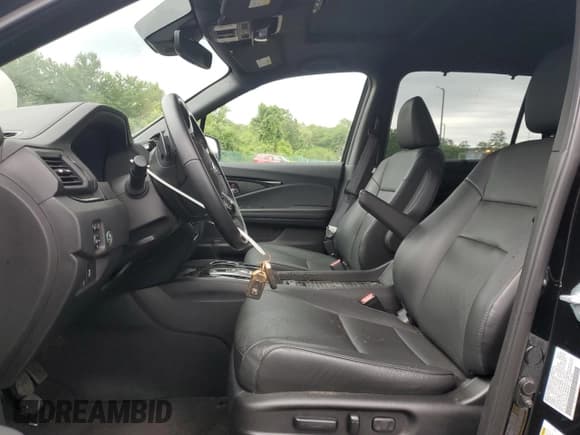 ✅ 2021 Honda Passport Touring • VIN: 5FNYF8H91MB036614 • Lot: 60569235. Listed on Copart with 27,565 mi. Free auction sales archive from the USA and detailed vehicle history report at DreamBid. Image 7.