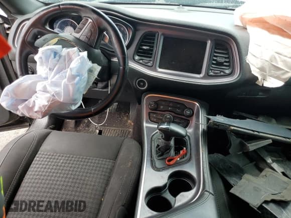 ✅ 2016 Dodge Challenger R/T • VIN: 2C3CDZBT4GH124974 • Lot: 67136624. Wystawiony na Copart z przebiegiem 163 828 mil. Bezpłatny archiwum sprzedaży aukcyjnych z USA i szczegółowy raport historii pojazdu na DreamBid. Zdjęcie 8.