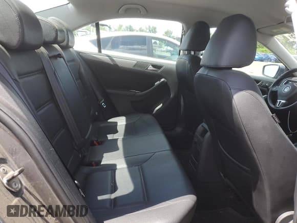 ✅ 2013 Volkswagen Jetta TDI w/Premium • VIN: 3VWLL7AJ3DM205297 • Лот: 56916045. Опубликован ранее на Copart с пробегом 157 049 миль. Бесплатный доступ к архиву аукционных продаж из США и подробный отчёт об истории автомобиля на DreamBid. Изображение 10.