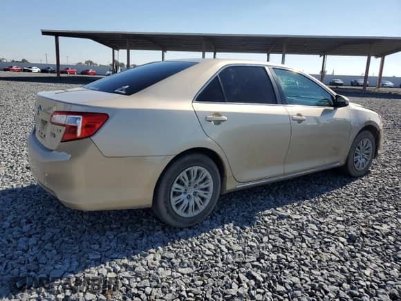 2012 Toyota Camry LE with VIN 4T1BF1FK6CU112283, listed as a Copart auction lot 82589005 with 204,724 mi miles and Salvage title. Bid and sale history available at DreamBid. Image 3.