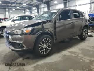 2017 Mitsubishi Outlander SE z VIN JA4AR3AW7HZ027440, wystawiony jako Copart lot #60461545 z przebiegiem 44 686 mil mil oraz Szkoda całkowita • Salvage title. Historia ofert i sprzedaży dostępna na DreamBid. Obrazek 1.