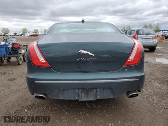 ✅ 2015 Jaguar XJ Premium Luxury • VIN: SAJXJ1CD3F8V88780 • Lot: 57488345. Listed on Copart with 62,776 mi. Free auction sales archive from the USA and detailed vehicle history report at DreamBid. Image 6.
