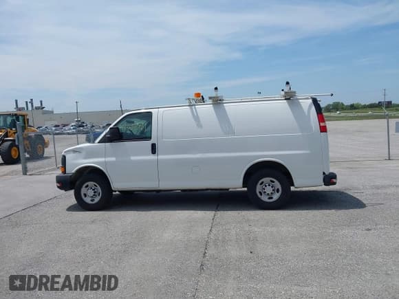 ✅ 2014 Chevrolet Express Cargo • VIN: 1GCWGFCA8E1198079 • Lot: 42632731. Listed on IAAI with 133,718 mi. Free auction sales archive from the USA and detailed vehicle history report at DreamBid. Image 14.