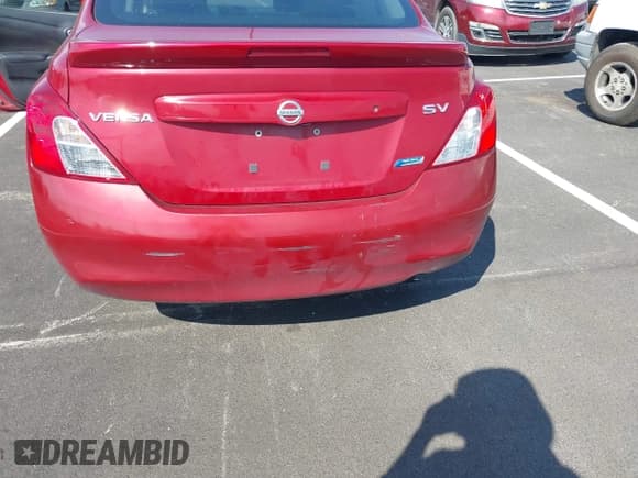 ✅ 2013 Nissan Versa S Plus • VIN: 3N1CN7AP2DL824175 • Lot: 42834344. Wystawiony na IAAI z przebiegiem 211 081 mil. Bezpłatny archiwum sprzedaży aukcyjnych z USA i szczegółowy raport historii pojazdu na DreamBid. Zdjęcie 6.