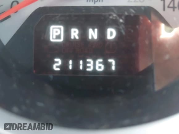 ✅ 2009 Volkswagen Routan SE • VIN: 2V8HW34199R541626 • Lot: 42852160. Listed on IAAI with 211,367 mi. Free auction sales archive from the USA and detailed vehicle history report at DreamBid. Image 15.