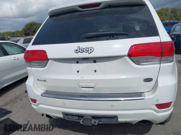 ✅ 2017 Jeep Grand Cherokee Overland • VIN: 1C4RJFCG2HC942478 • Lot: 43300072. Listed on IAAI with Not provided. Free auction sales archive from the USA and detailed vehicle history report at DreamBid. Image 17.