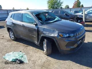 ✅ 2022 Jeep Compass Sport • VIN: 3C4NJDAB2NT215416 • Lot: 43464306. Wystawiony na IAAI z przebiegiem 15 931 mil. Bezpłatny archiwum sprzedaży aukcyjnych z USA i szczegółowy raport historii pojazdu na DreamBid. Zdjęcie 1.