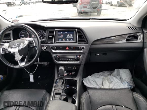 ✅ 2019 Hyundai Sonata SEL • VIN: 5NPE34AF0KH808068 • Lot: 37445863. Listed on Copart with 32,803 mi. Free auction sales archive from the USA and detailed vehicle history report at DreamBid. Image 7.