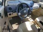 ✅ 2009 Volkswagen Beetle S • VIN: 3VWPG31C49M517085 • Lot: 85081985. Wystawiony na Copart z przebiegiem 107 994 mil. Bezpłatny archiwum sprzedaży aukcyjnych z USA i szczegółowy raport historii pojazdu na DreamBid. Zdjęcie 8.