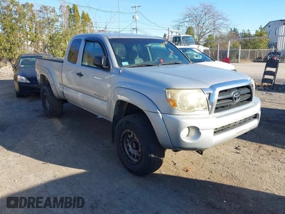 ✅ 2008 Toyota Tacoma • VIN: 5TEUU42N48Z487706 • Lot: 43703043. Listed on IAAI with 270,271 mi. Free auction sales archive from the USA and detailed vehicle history report at DreamBid. Image 1.