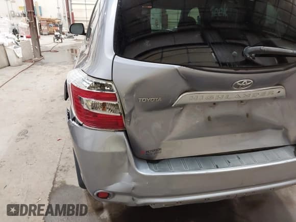 ✅ 2009 Toyota Highlander Limited • VIN: JTEEW44A192034895 • Lot: 43121319. Wystawiony na IAAI z przebiegiem 171 336 mil. Bezpłatny archiwum sprzedaży aukcyjnych z USA i szczegółowy raport historii pojazdu na DreamBid. Zdjęcie 18.