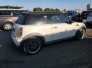 ✅ 2009 MINI Hardtop • VIN: WMWMF335X9TW73914 • Лот: 85892285. Опубликован ранее на Copart с пробегом 146 765 миль. Бесплатный доступ к архиву аукционных продаж из США и подробный отчёт об истории автомобиля на DreamBid. Изображение 3.