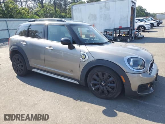 ✅ 2019 MINI Countryman Cooper S E • VIN: WMZYU7C5XK3F94219 • Лот: 66199825. Опубликован ранее на Copart с пробегом 17 359 миль. Бесплатный доступ к архиву аукционных продаж из США и подробный отчёт об истории автомобиля на DreamBid. Изображение 4.