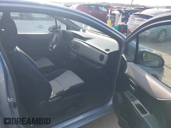 ✅ 2012 Toyota Yaris L • VIN: JTDJTUD30CD500535 • Lot: 42541006. Wystawiony na IAAI z przebiegiem 93 163 mil. Bezpłatny archiwum sprzedaży aukcyjnych z USA i szczegółowy raport historii pojazdu na DreamBid. Zdjęcie 5.