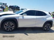 ✅ 2020 Lexus UX 200 • VIN: JTHX3JBH3L2029076 • Lot: 42554639. Wystawiony na IAAI z przebiegiem 62 861 mil. Bezpłatny archiwum sprzedaży aukcyjnych z USA i szczegółowy raport historii pojazdu na DreamBid. Zdjęcie 14.