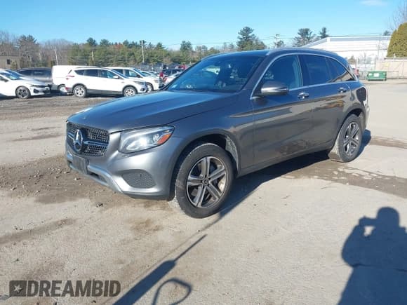 ✅ 2019 Mercedes-Benz GLC 300 • VIN: WDC0G4KB7KF569309 • Lot: 43786735. Wystawiony na IAAI z przebiegiem 175 695 mil. Bezpłatny archiwum sprzedaży aukcyjnych z USA i szczegółowy raport historii pojazdu na DreamBid. Zdjęcie 2.