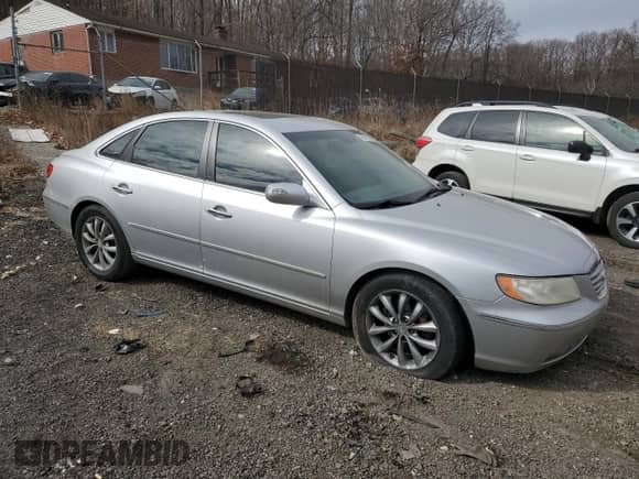 2008 Hyundai Azera Limited with VIN KMHFC46F98A302912, listed as a Copart auction lot 46301935 with Not provided miles and Salvage title. Bid and sale history available at DreamBid. Image 4.