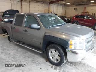 ✅ 2012 Chevrolet Silverado 1500 LT • VIN: 1GCPKSE7XCF155943 • Lot: 43543517. Wystawiony na IAAI z przebiegiem 136 614 mil. Bezpłatny archiwum sprzedaży aukcyjnych z USA i szczegółowy raport historii pojazdu na DreamBid. Zdjęcie 1.