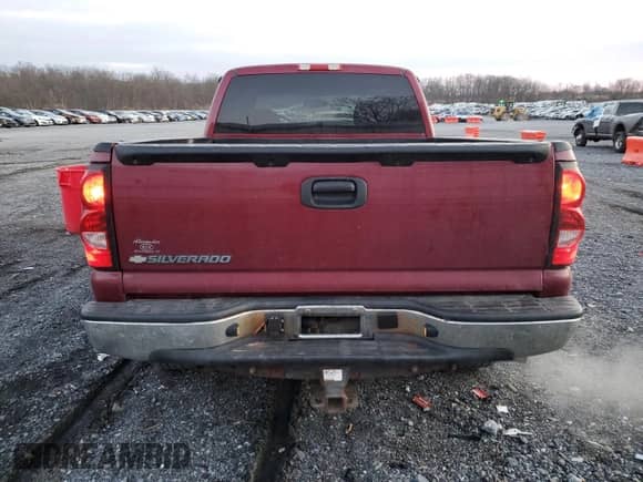2006 Chevrolet Silverado 1500 LS z VIN 1GCEK19V36Z107360, wystawiony jako Copart lot #82951684 z przebiegiem 226 564 mil mil oraz Szkoda całkowita • Salvage title. Historia ofert i sprzedaży dostępna na DreamBid. Obrazek 6.