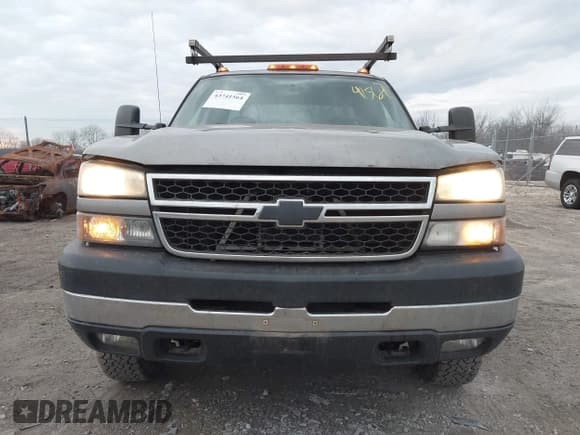 ✅ 2007 Chevrolet Silverado 2500HD Work Truck • VIN: 1GCHK29U17E185560 • Lot: 43741564. Wystawiony na IAAI z przebiegiem 197 234 mil. Bezpłatny archiwum sprzedaży aukcyjnych z USA i szczegółowy raport historii pojazdu na DreamBid. Zdjęcie 12.