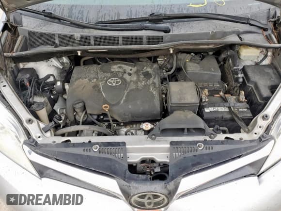 ✅ 2019 Toyota Sienna LE • VIN: 5TDKZ3DC3KS976374 • Lot: 93693165. Listed on Copart with 343,637 mi. Free auction sales archive from the USA and detailed vehicle history report at DreamBid. Image 12.