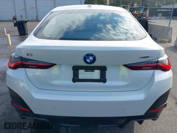 ✅ 2025 BMW i4 xDrive40 • VIN: WBY43HD07SFU10925 • Лот: 43231146. Опубликован ранее на IAAI с пробегом 3 422 миль. Бесплатный доступ к архиву аукционных продаж из США и подробный отчёт об истории автомобиля на DreamBid. Изображение 16.