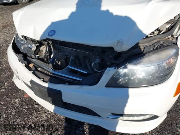 ✅ 2011 Mercedes-Benz C 300 Sport • VIN: WDDGF8BB3BR183540 • Лот: 41187267. Опубликован ранее на IAAI с пробегом 169 929 миль. Бесплатный доступ к архиву аукционных продаж из США и подробный отчёт об истории автомобиля на DreamBid. Изображение 6.