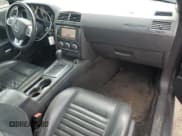 ✅ 2014 Dodge Challenger SXT Plus • VIN: 2C3CDYAG3EH298644 • Лот: 64612175. Опубликован ранее на Copart с пробегом 206 099 миль. Бесплатный доступ к архиву аукционных продаж из США и подробный отчёт об истории автомобиля на DreamBid. Изображение 8.