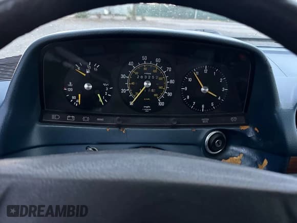 ✅ 1979 Mercedes-Benz 240 • VIN: 12312310098357 • Lot: 78501814. Wystawiony na Copart z przebiegiem 283 252 mil. Bezpłatny archiwum sprzedaży aukcyjnych z USA i szczegółowy raport historii pojazdu na DreamBid. Zdjęcie 8.