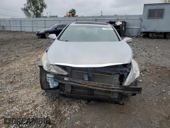 ✅ 2013 Hyundai Sonata SE • VIN: 5NPEC4AC7DH576805 • Lot: 92979125. Listed on Copart with 169,305 mi. Free auction sales archive from the USA and detailed vehicle history report at DreamBid. Image 5.