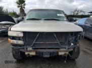 ✅ 2002 Chevrolet Suburban LS • VIN: 1GNEC16T52J182139 • Лот: 45413545. Опубликован ранее на Copart с пробегом 447 067 миль. Бесплатный доступ к архиву аукционных продаж из США и подробный отчёт об истории автомобиля на DreamBid. Изображение 5.