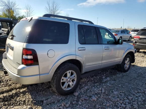 ✅ 2010 Ford Explorer XLT • VIN: 1FMEU7D85AUA36193 • Lot: 90493575. Wystawiony na Copart z przebiegiem 183 436 mil. Bezpłatny archiwum sprzedaży aukcyjnych z USA i szczegółowy raport historii pojazdu na DreamBid. Zdjęcie 3.