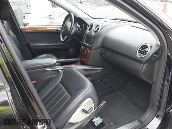 ✅ 2008 Mercedes-Benz M 350 • VIN: 4JGBB86E08A350878 • Lot: 42673135. Listed on IAAI with 132,661 mi. Free auction sales archive from the USA and detailed vehicle history report at DreamBid. Image 5.