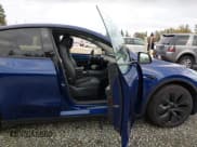 ✅ 2024 Tesla Model Y Long Range • VIN: 7SAYGAEEXRF206288 • Lot: 43470600. Wystawiony na IAAI z przebiegiem 19 424 mil. Bezpłatny archiwum sprzedaży aukcyjnych z USA i szczegółowy raport historii pojazdu na DreamBid. Zdjęcie 5.