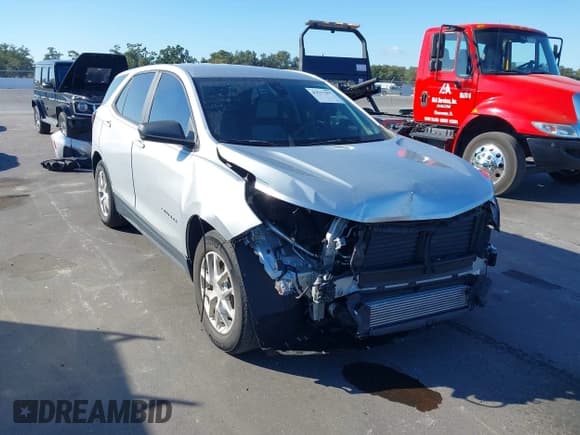 ✅ 2022 Chevrolet Equinox LS • VIN: 3GNAXHEV7NS179941 • Lot: 43517897. Wystawiony na IAAI z przebiegiem 47 319 mil. Bezpłatny archiwum sprzedaży aukcyjnych z USA i szczegółowy raport historii pojazdu na DreamBid. Zdjęcie 1.