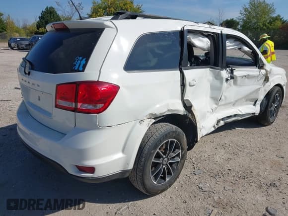 ✅ 2019 Dodge Journey SE • VIN: 3C4PDCBB8KT758578 • Lot: 43363237. Wystawiony na IAAI z przebiegiem 78 746 mil. Bezpłatny archiwum sprzedaży aukcyjnych z USA i szczegółowy raport historii pojazdu na DreamBid. Zdjęcie 4.