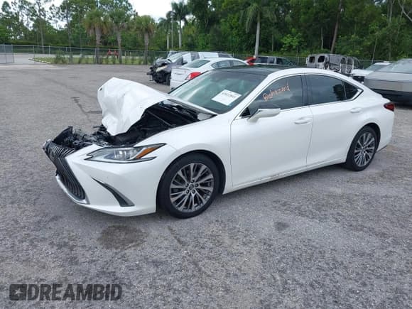 ✅ 2019 Lexus ES 350 • VIN: 58ABZ1B1XKU034053 • Lot: 43022843. Wystawiony na IAAI z przebiegiem 47 259 mil. Bezpłatny archiwum sprzedaży aukcyjnych z USA i szczegółowy raport historii pojazdu na DreamBid. Zdjęcie 2.