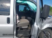 ✅ 2019 Chevrolet Express Passenger LT • VIN: 1GAZGPFGXK1228870 • Lot: 43057715. Wystawiony na IAAI z przebiegiem 89 246 mil. Bezpłatny archiwum sprzedaży aukcyjnych z USA i szczegółowy raport historii pojazdu na DreamBid. Zdjęcie 5.