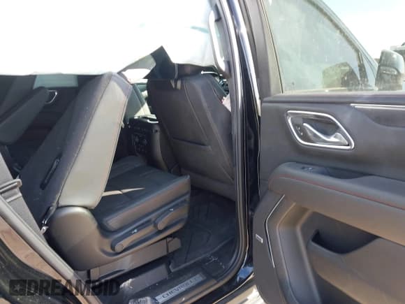 ✅ 2024 Chevrolet Tahoe RST • VIN: 1GNSCRKD7RR224919 • Lot: 41588409. Wystawiony na IAAI z przebiegiem 17 247 mil. Bezpłatny archiwum sprzedaży aukcyjnych z USA i szczegółowy raport historii pojazdu na DreamBid. Zdjęcie 8.