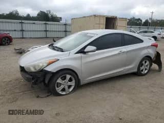 2013 Hyundai Elantra GS z VIN KMHDH6AE3DU023418, wystawiony jako Copart lot #82001965 z przebiegiem 207 188 mil mil oraz Szkoda całkowita • Salvage title. Historia ofert i sprzedaży dostępna na DreamBid. Obrazek 1.